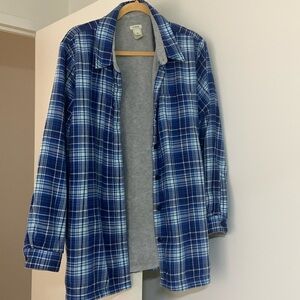 That’s a beautiful blue and white shirt very nice for day by day wear.